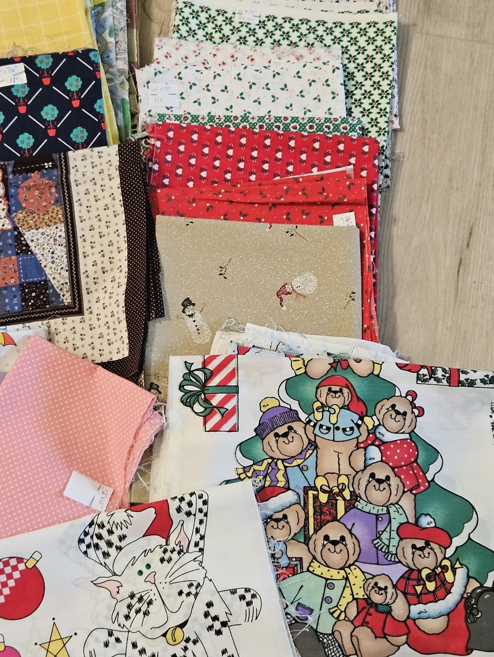 Mystery Box Fabric Box (1/4 - 2yds) Cuts (20) Yard Box - Picture 6 of 7